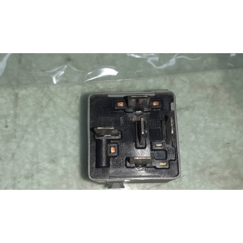 Recambio de rele para bmw serie 3 berlina (e36) 2.5 turbodiesel cat referencia OEM IAM 61361391397 899547 GRIS