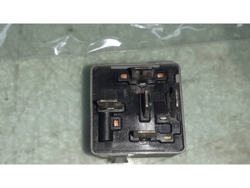 Recambio de rele para bmw serie 3 berlina (e36) 2.5 turbodiesel cat referencia OEM IAM 61361391397 899547 GRIS