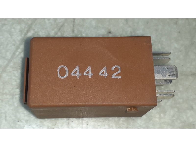 Recambio de rele para bmw serie 3 berlina (e36) 2.5 turbodiesel cat referencia OEM IAM 1384732 04442 MARRON
