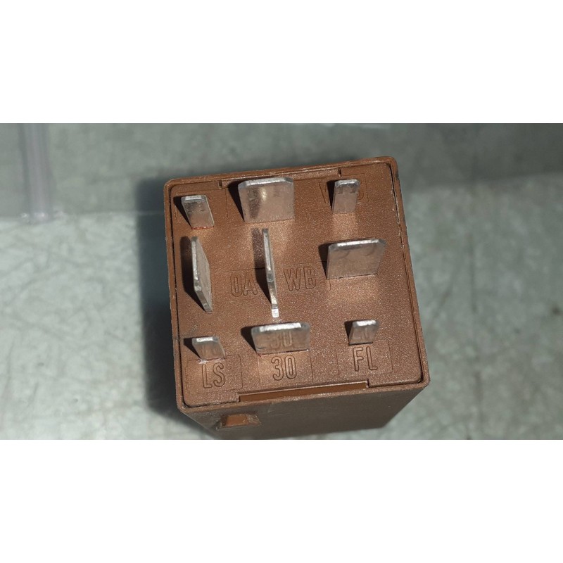 Recambio de rele para bmw serie 3 berlina (e36) 2.5 turbodiesel cat referencia OEM IAM 1384732 04442 MARRON