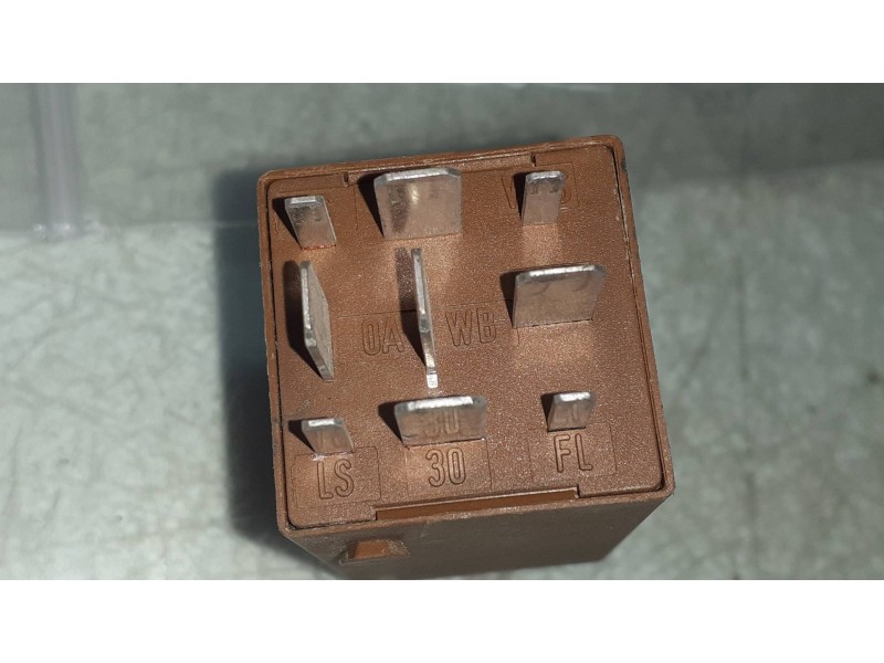 Recambio de rele para bmw serie 3 berlina (e36) 2.5 turbodiesel cat referencia OEM IAM 1384732 04442 MARRON