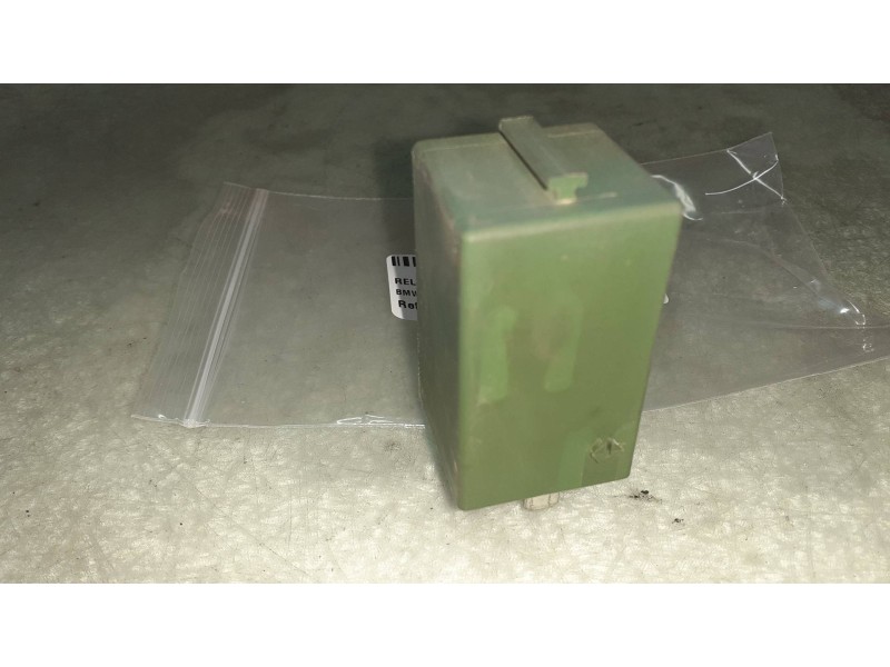 Recambio de rele para bmw serie 3 berlina (e36) 1.7 turbodiesel cat referencia OEM IAM 13783022 35224502 VERDE