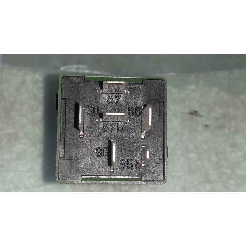 Recambio de rele para bmw serie 3 berlina (e36) 1.7 turbodiesel cat referencia OEM IAM 13783022 35224502 VERDE