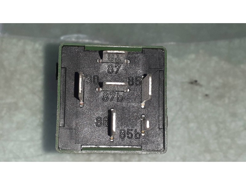 Recambio de rele para bmw serie 3 berlina (e36) 1.7 turbodiesel cat referencia OEM IAM 13783022 35224502 VERDE