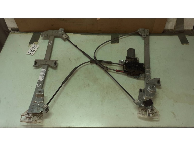 Recambio de elevalunas delantero derecho para peugeot partner (s2) combi plus referencia OEM IAM 0130821762  ELECTRICO