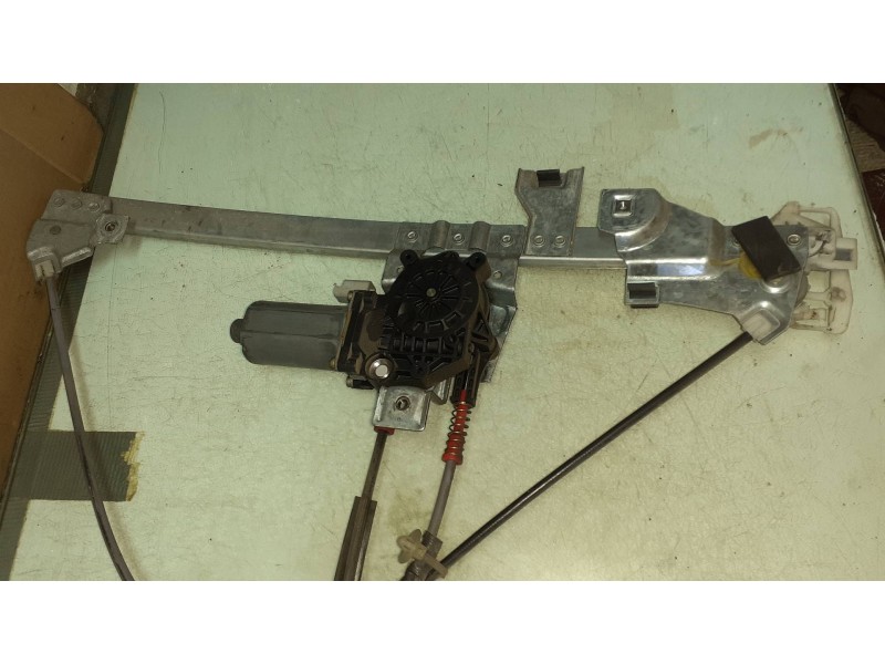 Recambio de elevalunas delantero derecho para peugeot partner (s2) combi plus referencia OEM IAM 0130821762  ELECTRICO