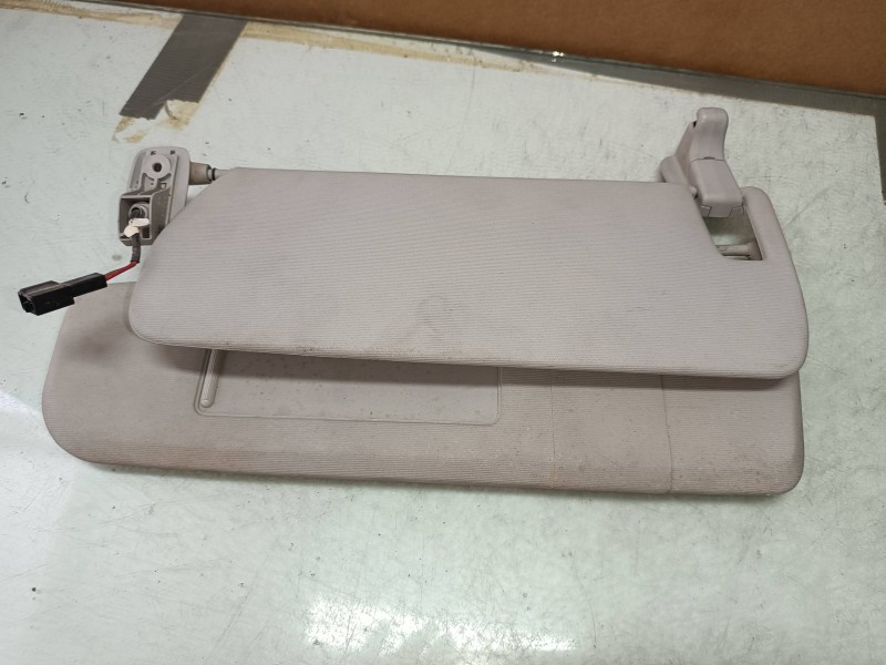 Recambio de parasol izquierdo para volkswagen passat berlina (3c2) advance referencia OEM IAM 300857551  CONECTOR 2 PINES