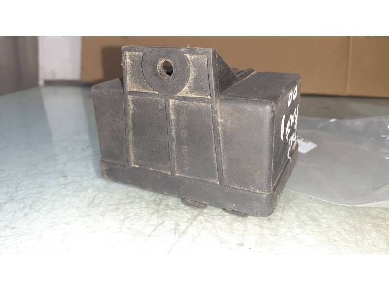 Recambio de caja precalentamiento para fiat punto berlina (188) 1.9 jtd cat referencia OEM IAM 0281003015  BOSCH