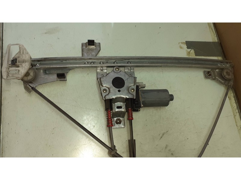 Recambio de elevalunas delantero derecho para peugeot partner (s2) combi plus referencia OEM IAM 0130821762  ELECTRICO