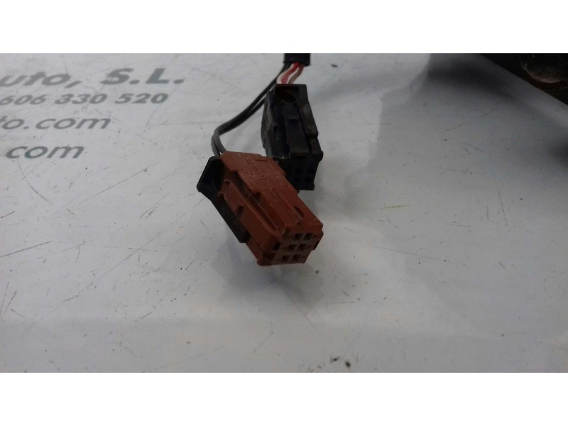 Recambio de retrovisor izquierdo para citroen c3 1.1 audace referencia OEM IAM 124541  ELECTRICO