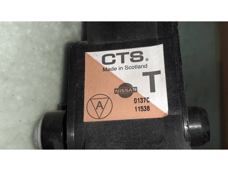 Recambio de pedal acelerador para nissan qashqai (j10) acenta referencia OEM IAM 0137C11538 0137C CONECTOR 6 PINES