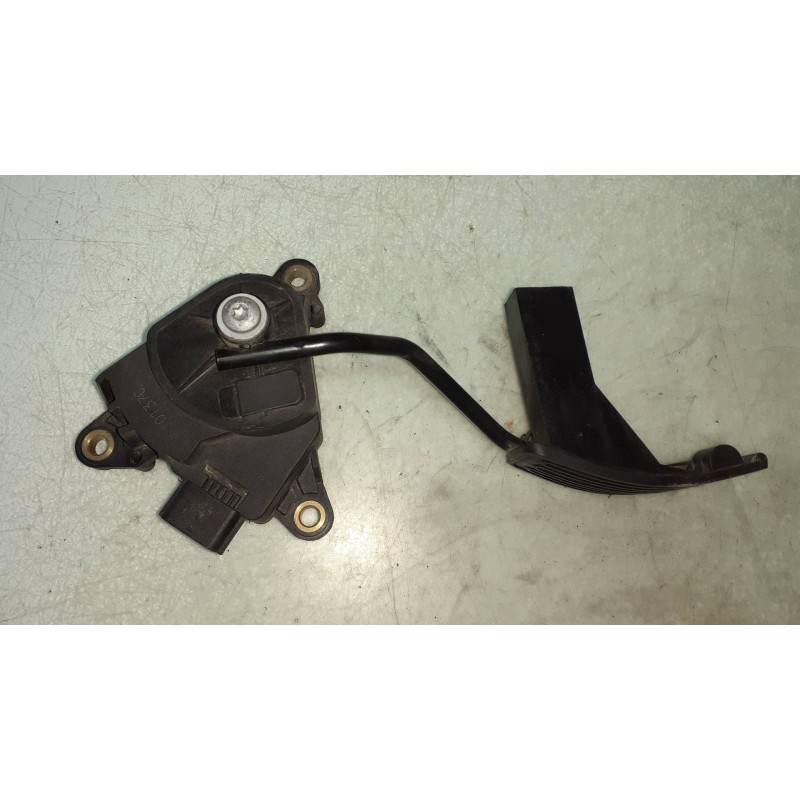 Recambio de pedal acelerador para nissan qashqai (j10) acenta referencia OEM IAM 0137C11538 0137C CONECTOR 6 PINES