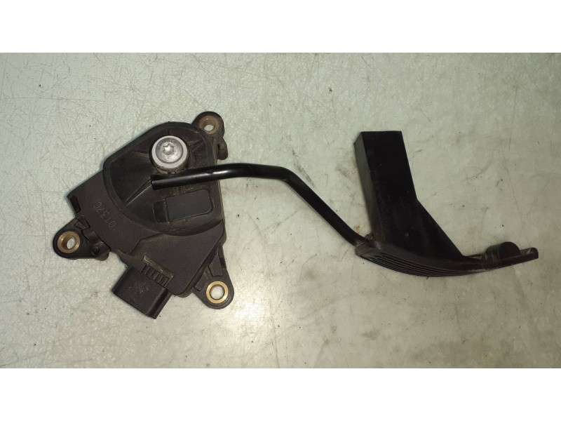 Recambio de pedal acelerador para nissan qashqai (j10) acenta referencia OEM IAM 0137C11538 0137C CONECTOR 6 PINES
