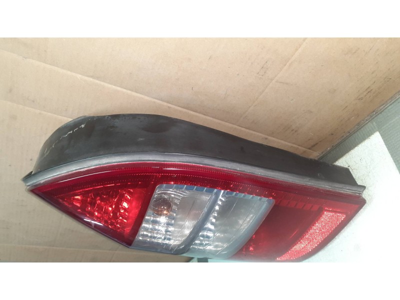 Recambio de piloto trasero izquierdo para opel zafira a blue line referencia OEM IAM 62280  YORKA