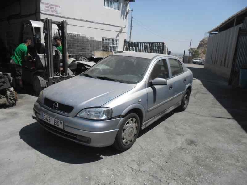 opel astra g berlina del año 2001