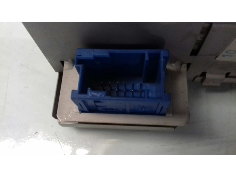 Recambio de sistema audio / radio cd para peugeot 307 (s1) xt referencia OEM IAM 7607769050 BP905018099387 