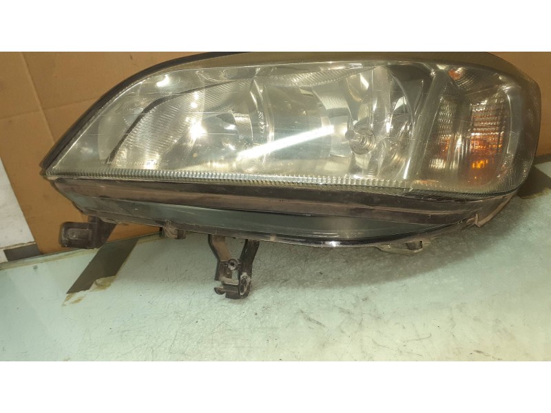 Recambio de faro izquierdo para opel zafira a blue line referencia OEM IAM 89100054  