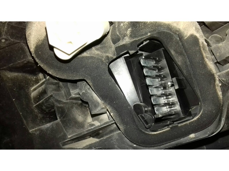 Recambio de piloto trasero derecho para opel astra h berlina cosmo referencia OEM IAM 00865302  