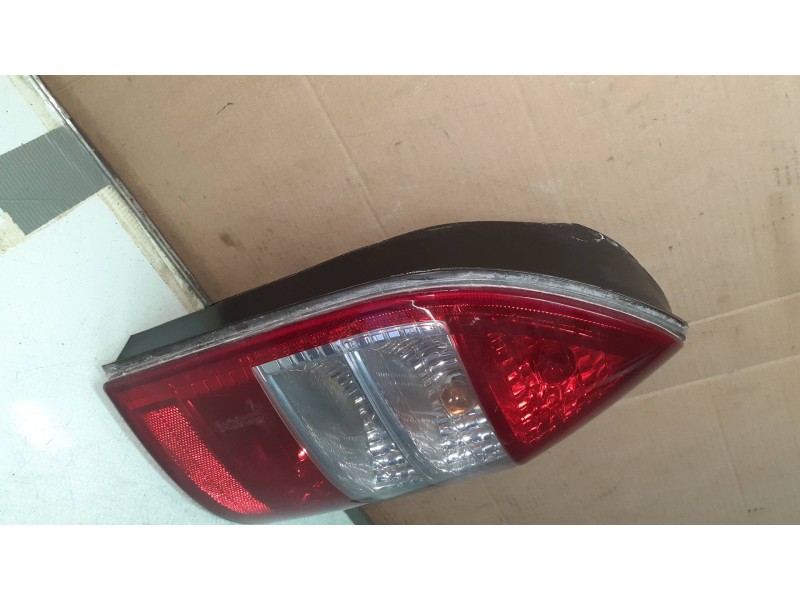 Recambio de piloto trasero derecho para opel zafira a blue line referencia OEM IAM 084421923R  YORKA