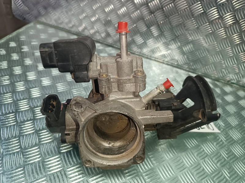 Recambio de caja mariposa para toyota yaris (ncp1/nlp1/scp1) 1.3 expo referencia OEM IAM 1894520D010 DENSO 1368001702