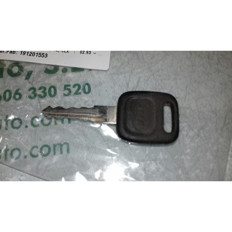 Recambio de tapon combustible para seat cordoba berlina (6k2) clx referencia OEM IAM 191201553  CON LLAVE