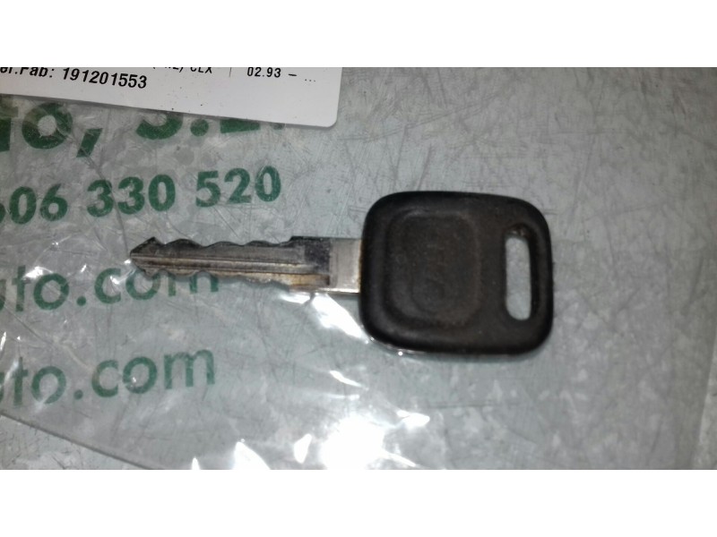 Recambio de tapon combustible para seat cordoba berlina (6k2) clx referencia OEM IAM 191201553  CON LLAVE