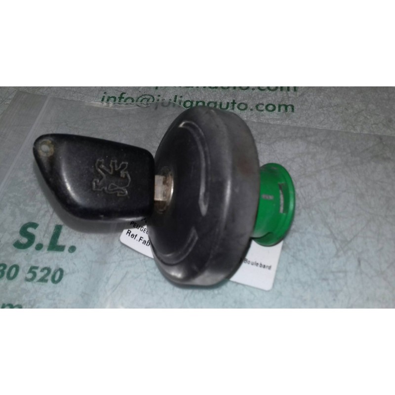 Recambio de tapon combustible para peugeot 306 berlina 3/4/5 puertas (s2) boulebard referencia OEM IAM   CON LLAVE