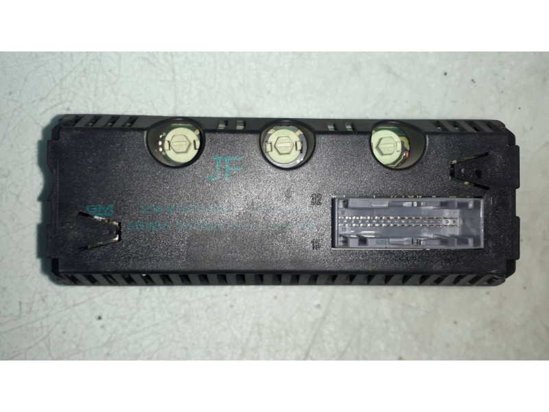 Recambio de pantalla multifuncion para opel meriva blue line referencia OEM IAM 24435396 5WK70020 SIEMENS