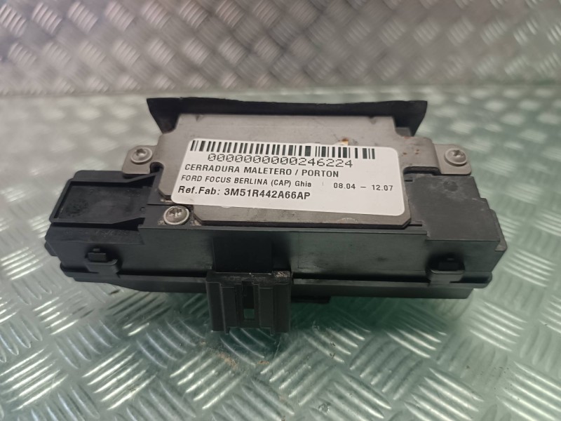Recambio de cerradura maletero / porton para ford focus berlina (cap) ghia referencia OEM IAM 3M51R442A66AP 01041111905 FOMOCO