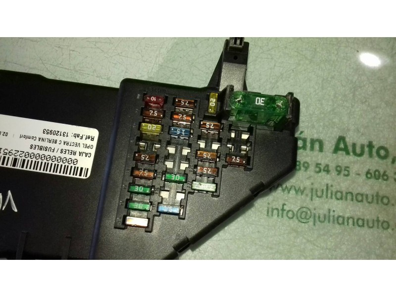 Recambio de caja reles / fusibles para opel vectra c berlina comfort referencia OEM IAM 13120953 24443147 518777016
