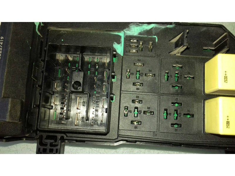 Recambio de caja reles / fusibles para opel vectra c berlina comfort referencia OEM IAM 13120953 24443147 518777016