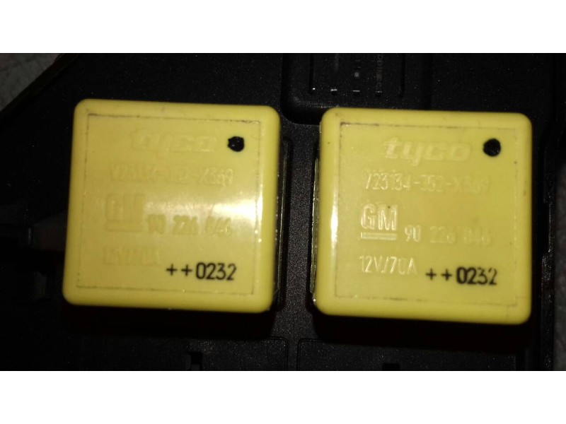 Recambio de caja reles / fusibles para opel vectra c berlina comfort referencia OEM IAM 13120953 24443147 518777016