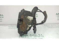 Recambio de cerradura puerta trasera izquierda para renault megane iii berlina 5 p dynamique referencia OEM IAM 823030002R  6 PI 2