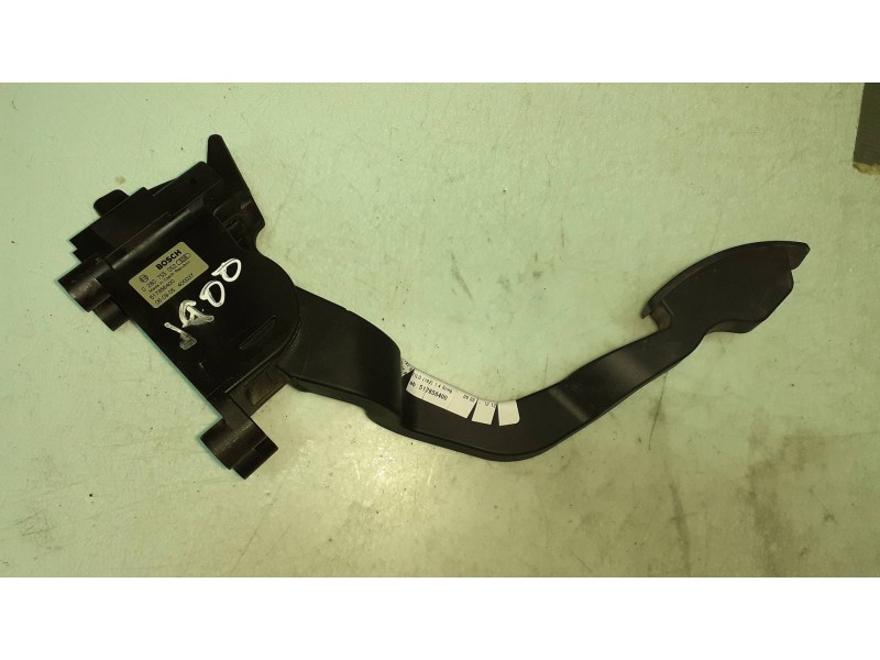 Recambio de potenciometro pedal para fiat stilo (192) 1.4 sting referencia OEM IAM 517856400 0280755052 BOSCH