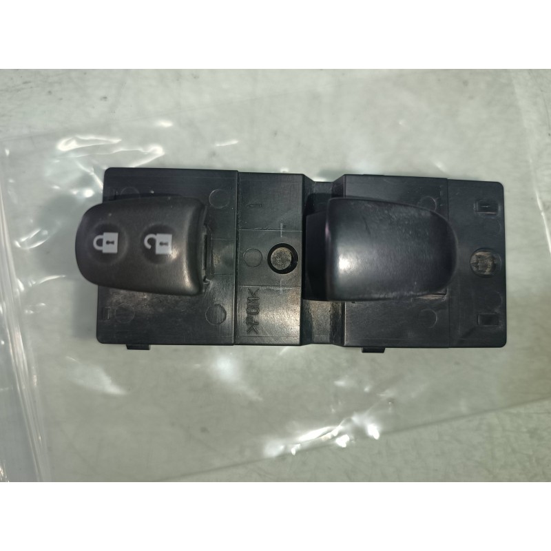Recambio de mando elevalunas delantero derecho para nissan juke (f15) acenta referencia OEM IAM 25411  CONECTOR 12 PINES