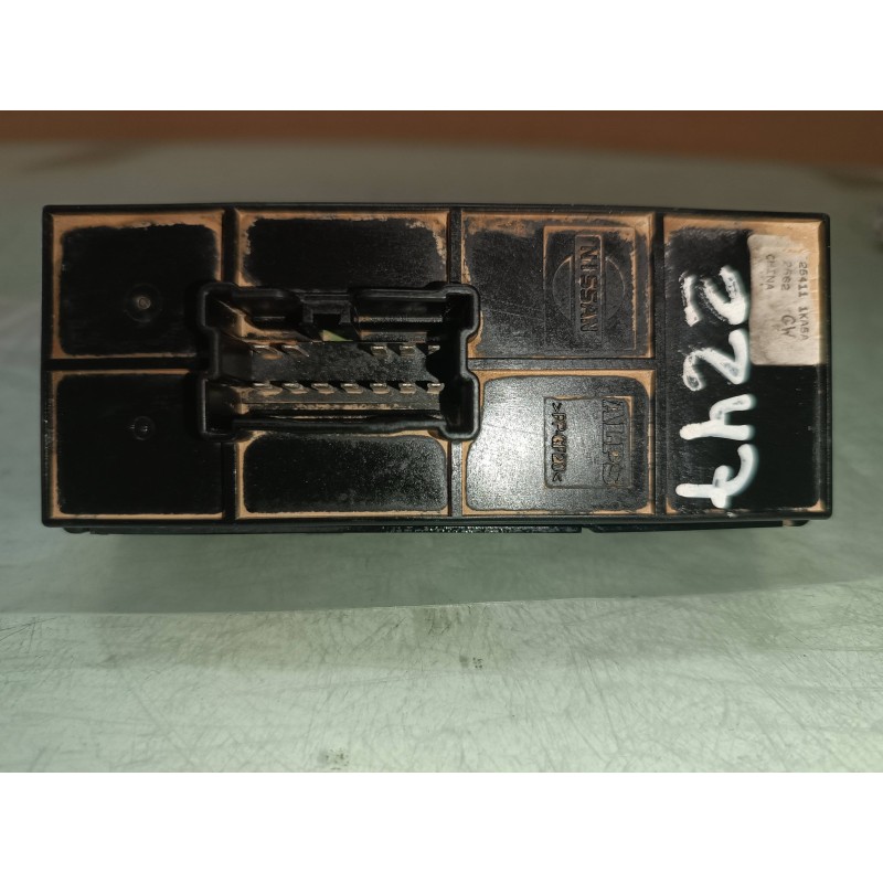 Recambio de mando elevalunas delantero derecho para nissan juke (f15) acenta referencia OEM IAM 25411  CONECTOR 12 PINES