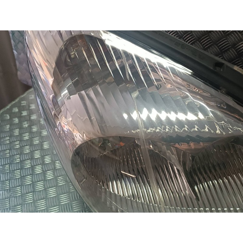 Recambio de faro derecho para citroen c5 berlina 2.0 hdi magic referencia OEM IAM 89005403 087922 VALEO