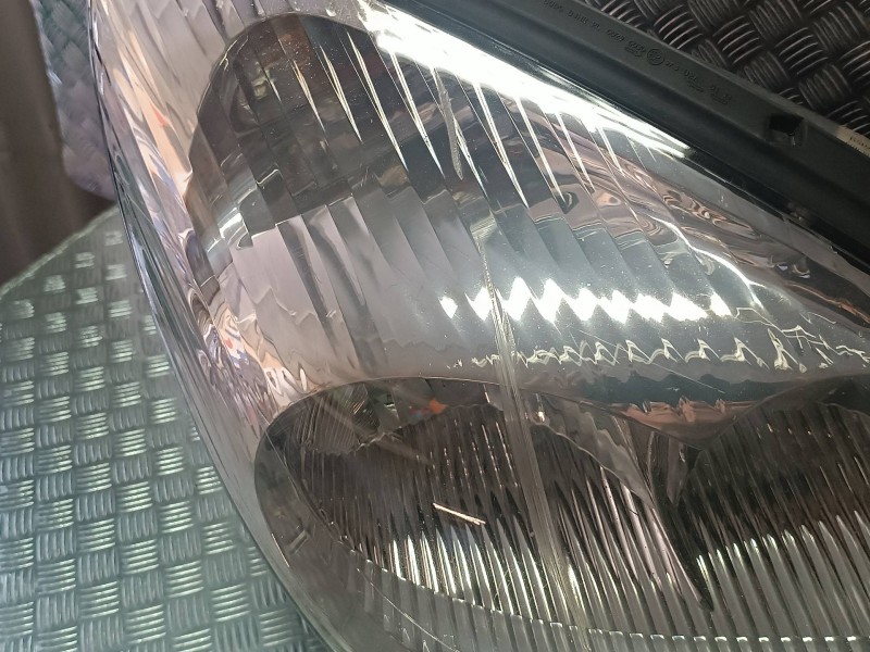 Recambio de faro derecho para citroen c5 berlina 2.0 hdi magic referencia OEM IAM 89005403 087922 VALEO