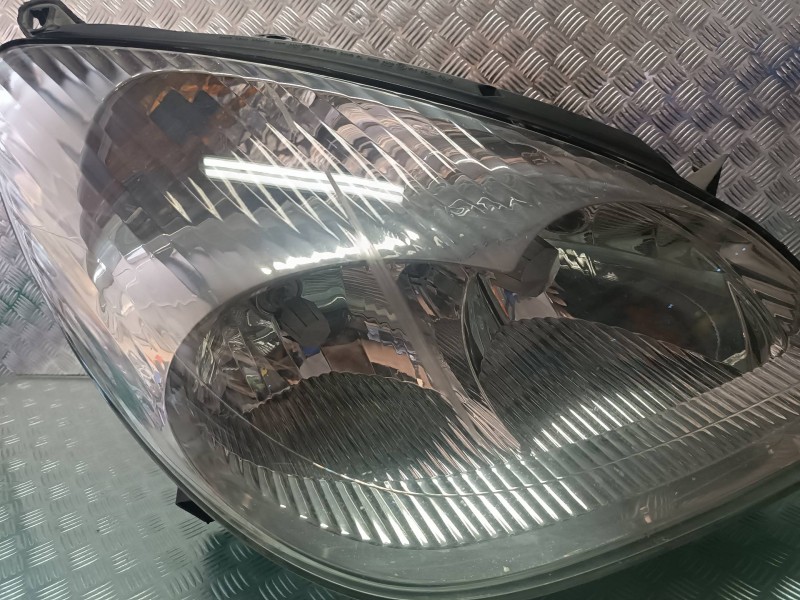 Recambio de faro derecho para citroen c5 berlina 2.0 hdi magic referencia OEM IAM 89005403 087922 VALEO