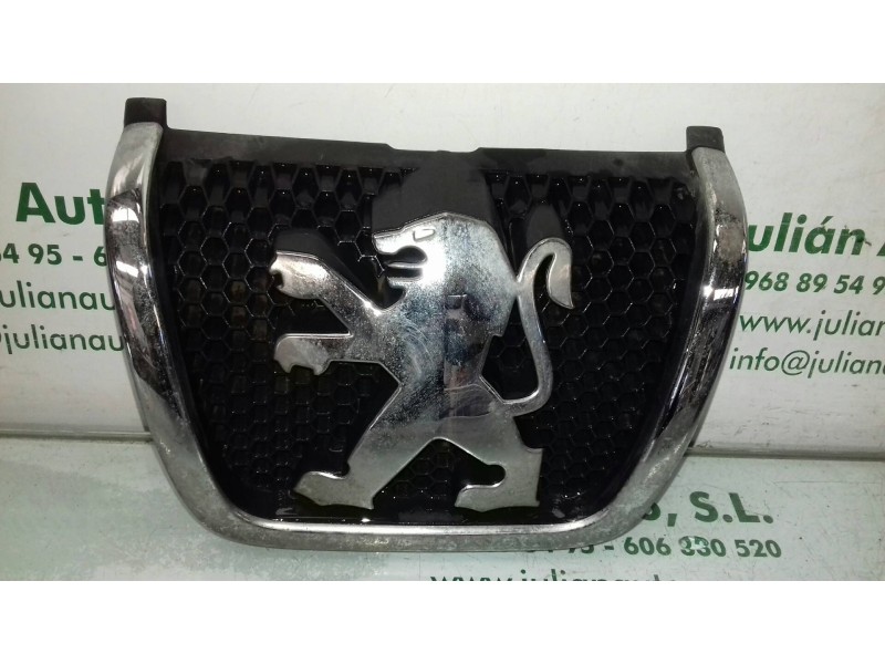 Recambio de rejilla delantera para peugeot partner (s2) combi plus referencia OEM IAM 9644759077  SOLO EMBLEMA