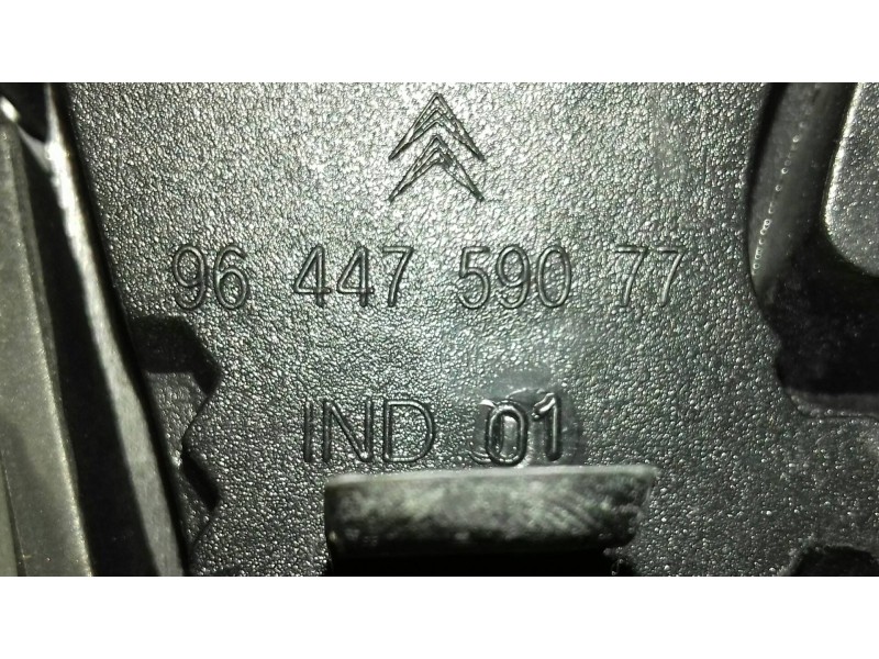 Recambio de rejilla delantera para peugeot partner (s2) combi plus referencia OEM IAM 9644759077  SOLO EMBLEMA