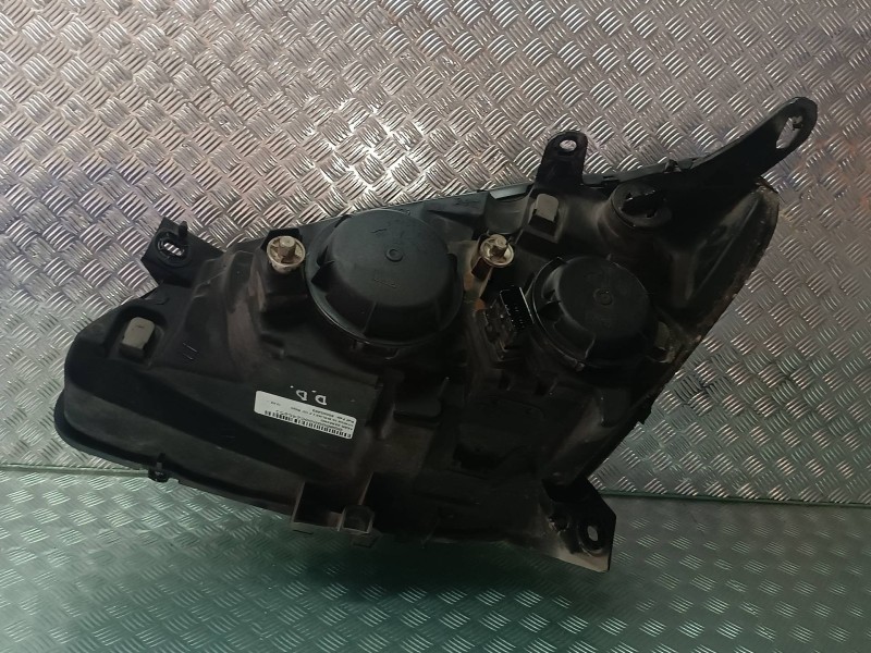 Recambio de faro derecho para citroen c5 berlina 2.0 hdi magic referencia OEM IAM 89005403 087922 VALEO