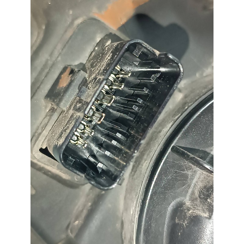 Recambio de faro derecho para citroen c5 berlina 2.0 hdi magic referencia OEM IAM 89005403 087922 VALEO