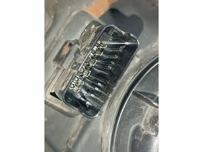 Recambio de faro derecho para citroen c5 berlina 2.0 hdi magic referencia OEM IAM 89005403 087922 VALEO