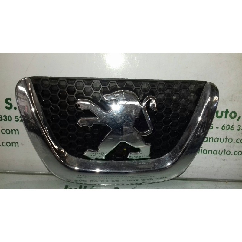 Recambio de rejilla delantera para peugeot 207 xs referencia OEM IAM 9653466777 P0002489 SOLO EMBLEMA