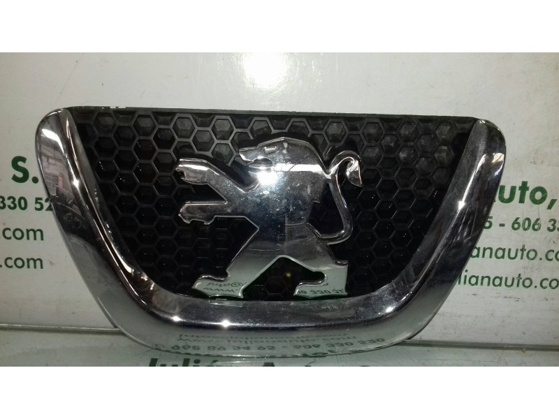 Recambio de rejilla delantera para peugeot 207 xs referencia OEM IAM 9653466777 P0002489 SOLO EMBLEMA