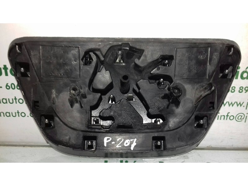 Recambio de rejilla delantera para peugeot 207 xs referencia OEM IAM 9653466777 P0002489 SOLO EMBLEMA