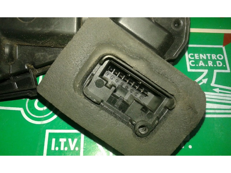 Recambio de cerradura puerta trasera izquierda para seat leon (5f1) reference referencia OEM IAM 5K4839015Q 7 PINES NEGRO