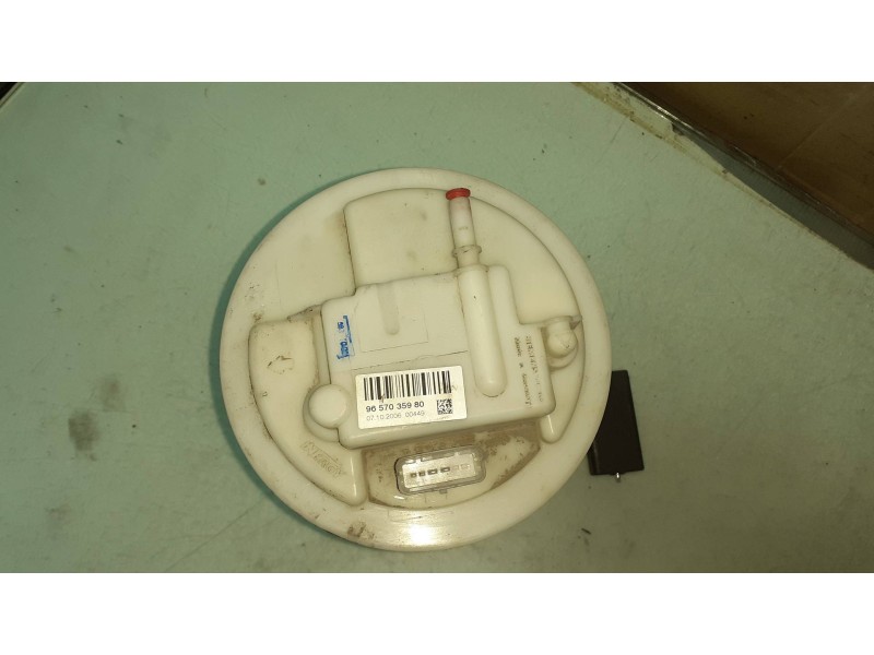 Recambio de bomba combustible para peugeot 207 xs referencia OEM IAM 9657035980 CONECTOR 4 PINES AFORADOR