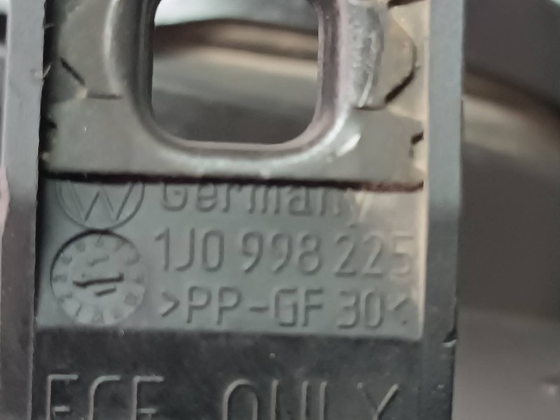 Recambio de faro izquierdo para volkswagen golf iv berlina (1j1) advance referencia OEM IAM 1J0941017C 1J0998225 VALEO